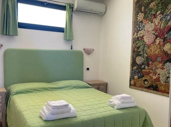 Alojamento de Acomodação e Pequeno-almoço Le Palme 3*