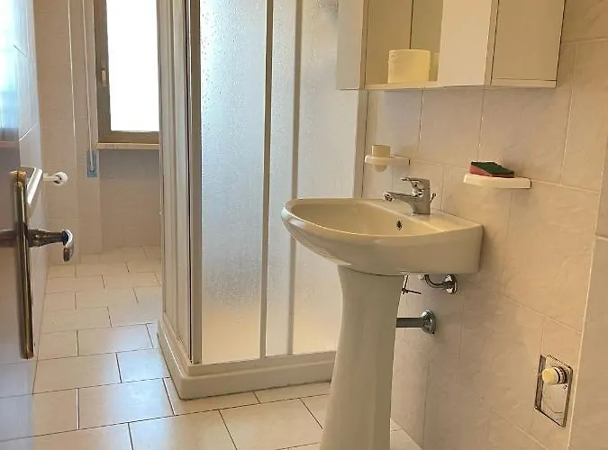 Alojamento de Acomodação e Pequeno-almoço Le Palme 3*